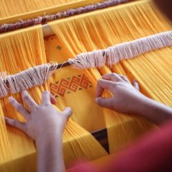 To make woven fabrics yarns are