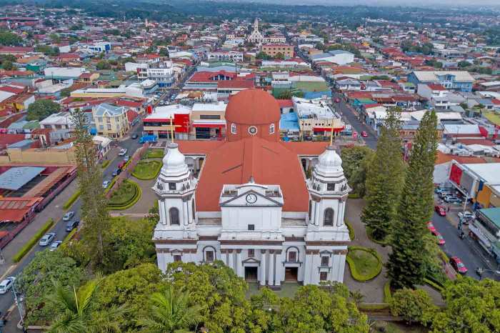 Estoy pasando el verano en alajuela